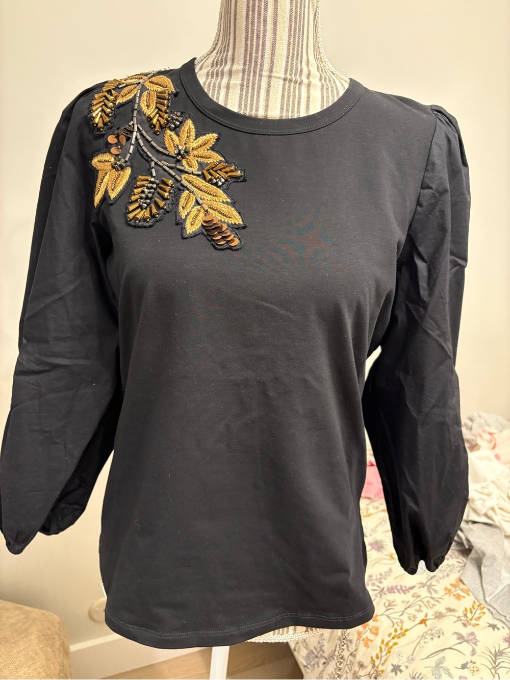 Veronica Beard Franchi Black Embroidered Top M |. Minimalist Chic